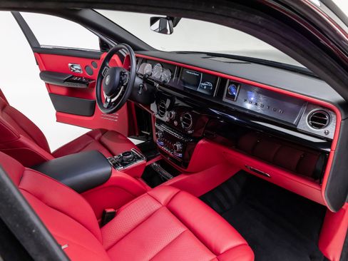 Used 2019 Rolls-Royce Phantom Sedan image 89