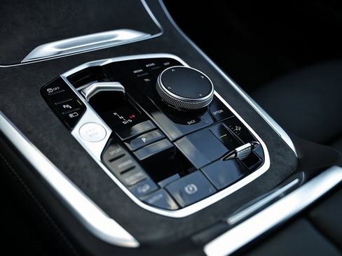 New 2026 BMW X5 xDrive50e w/ Climate Comfort Package image 38