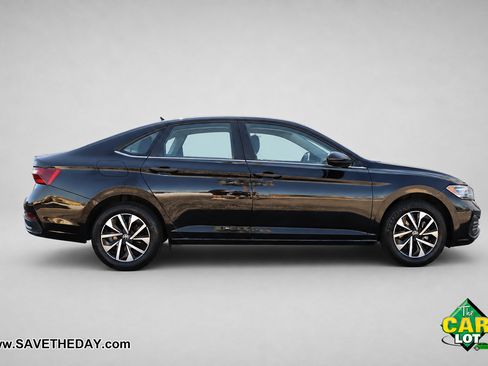 Used 2024 Volkswagen Jetta S FWD image 9