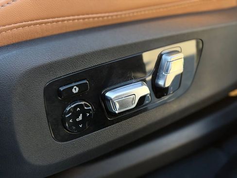 Certified 2024 BMW X7 xDrive40i image 17