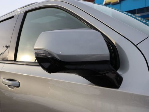 Used 2025 Chevrolet Suburban Z71 w/ Z71 Off-Road Package image 2