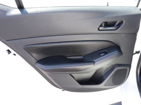 Used 2025 Nissan Altima 2.5 SV FWD image 12