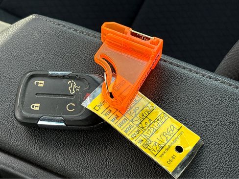 Used 2022 Chevrolet Silverado 1500 LT w/ Z71 Off-Road Package image 26