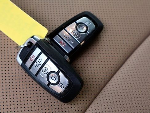 Used 2024 Ford F250 Lariat w/ Lariat Ultimate Package image 43