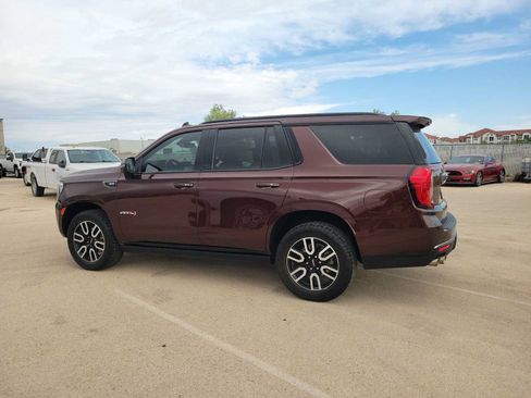Used 2023 GMC Yukon AT4 w/ Technology Package AWD/4WD image 5