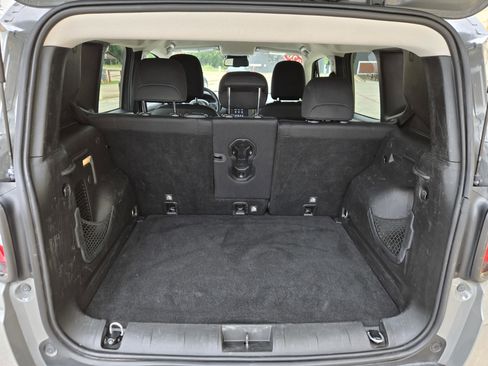 Used 2020 Jeep Renegade Altitude FWD image 17
