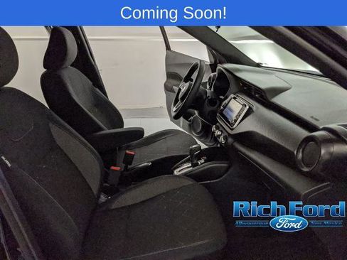 Used 2018 Nissan Kicks S FWD image 19
