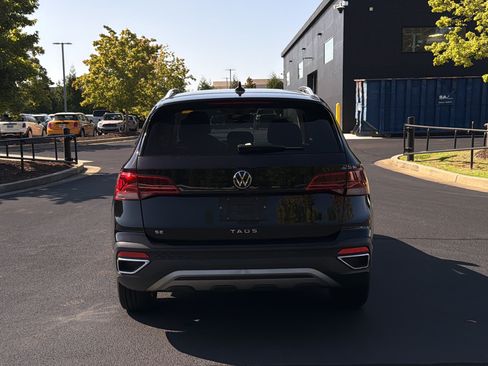Used 2024 Volkswagen Taos SE FWD image 13