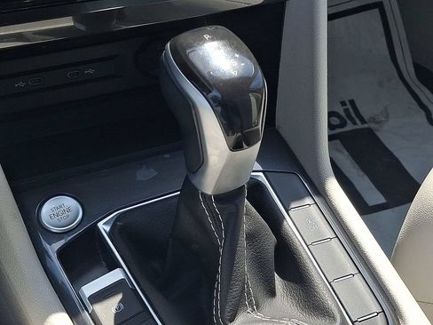 Used 2023 Volkswagen Tiguan SE w/ Panoramic Sunroof Package FWD image 22