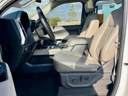 Used 2020 Ford Expedition XLT w/ Equipment Group 202A image 11