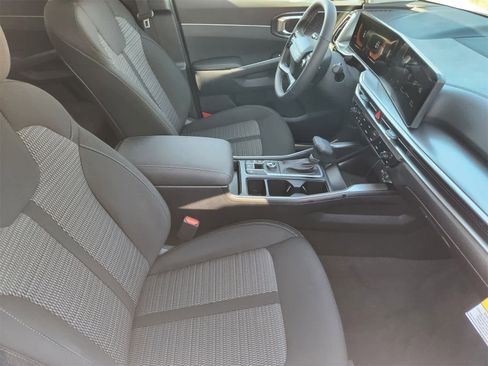 New 2026 Kia Sorento LX image 12
