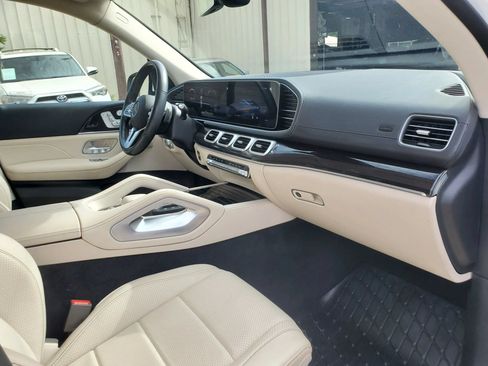 Used 2022 Mercedes-Benz GLS 450 4MATIC image 55