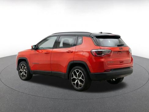 Used 2025 Jeep Compass Limited AWD/4WD image 7