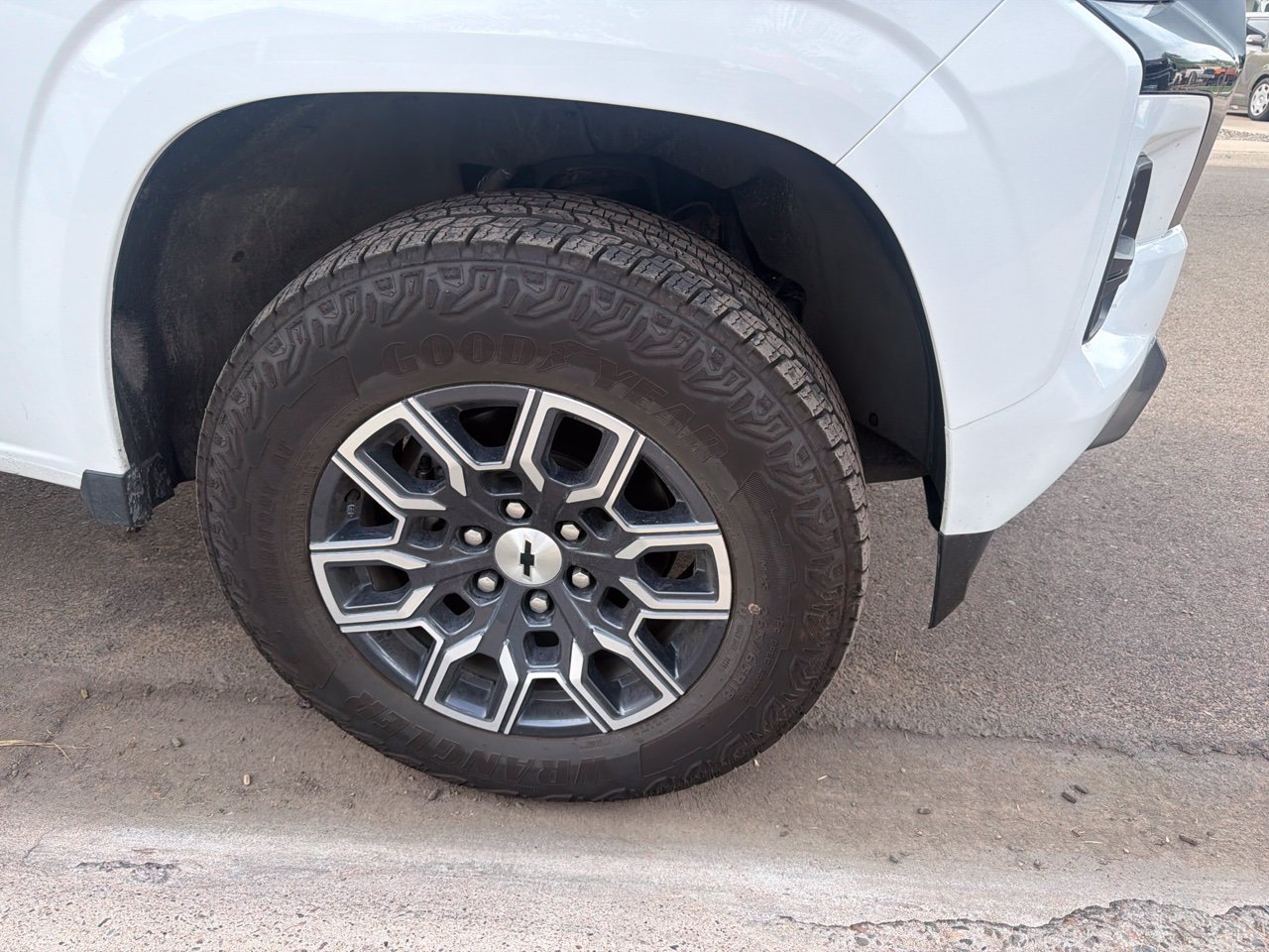 Used 2026 Chevrolet Colorado Z71 w/ Technology Package AWD/4WD image 4