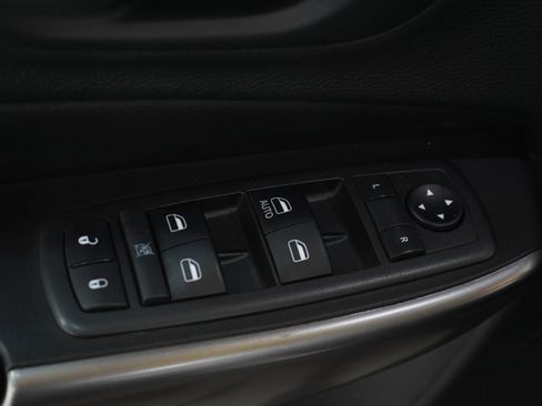 Used 2019 Jeep Cherokee Latitude w/ Popular Appearance Group FWD image 21