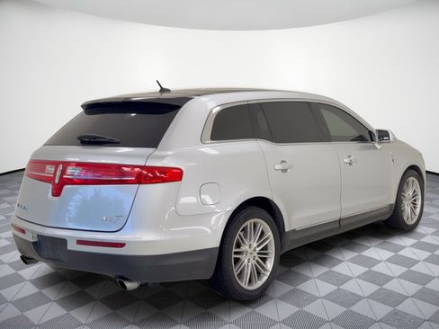 Used 2019 Lincoln MKT AWD image 7