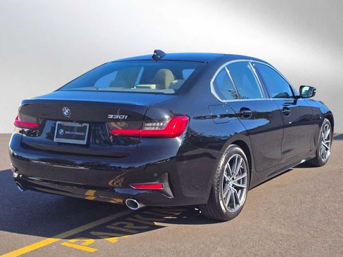 Used 2021 BMW 330i Sedan w/ Convenience Package RWD image 3