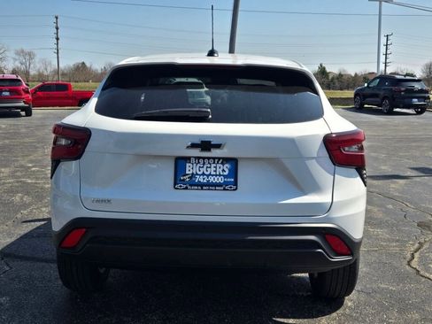 New 2026 Chevrolet Trax LS image 11