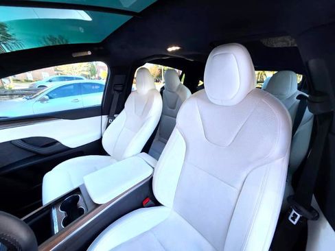 Used 2023 Tesla Model X image 33