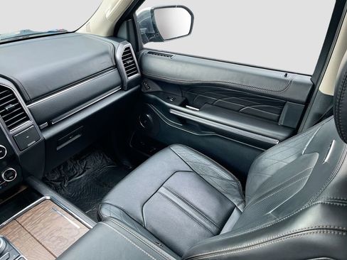 Used 2021 Ford Expedition Platinum image 25