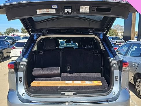 Used 2022 Toyota Highlander Platinum image 24