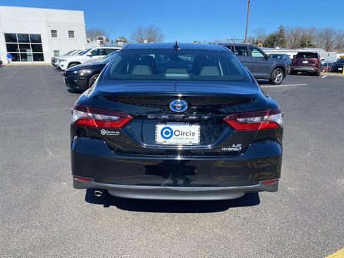 Used 2022 Toyota Camry LE w/ Cold Weather Package image 5