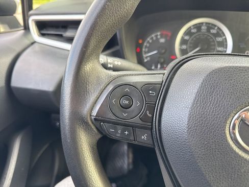 Used 2020 Toyota Corolla LE FWD image 15
