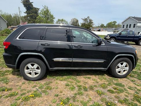 Used 2011 Jeep Grand Cherokee Laredo image 4
