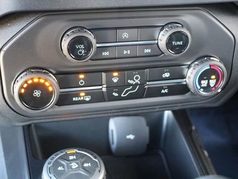 New 2025 Ford Bronco 4-Door image 22