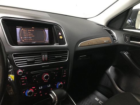 Used 2013 Audi Q5 2.0T Premium w/ Convenience Pkg AWD/4WD image 25