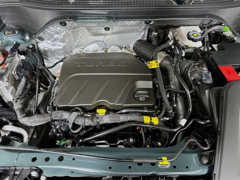 Used 2025 Chevrolet Trax LT image 30