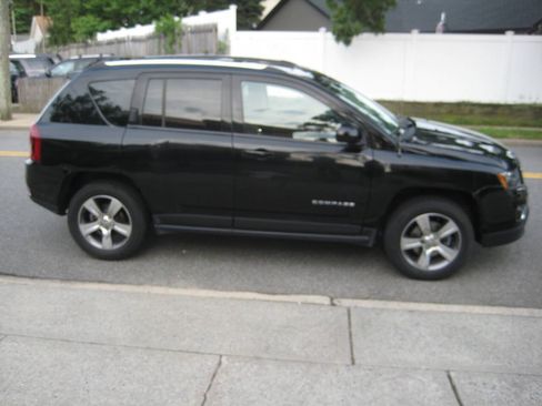 Used 2017 Jeep Compass High Altitude AWD/4WD image 4