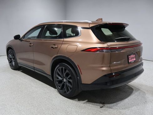 Used 2025 Toyota Crown Signia image 4