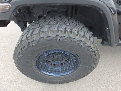 Used 2023 Jeep Gladiator Sport AWD/4WD image 33