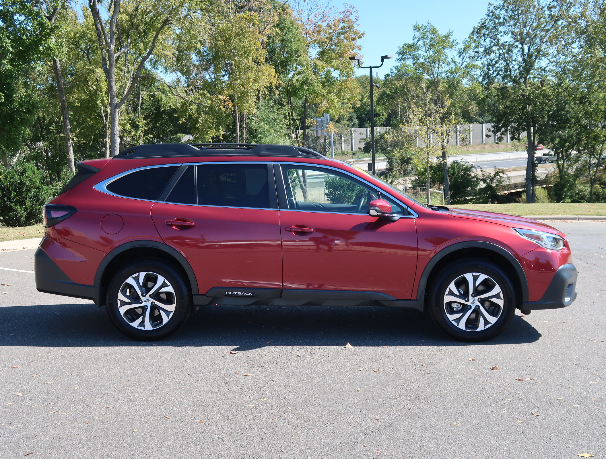 Used 2020 Subaru Outback Limited w/ Popular Package #2 AWD/4WD image 9