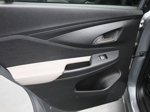 Used 2025 Buick Envista Avenir FWD image 13