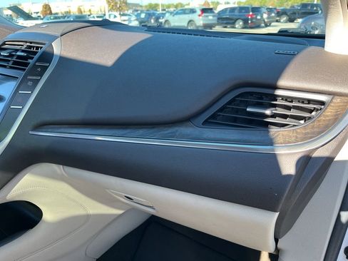 Used 2019 Lincoln MKC Reserve image 29