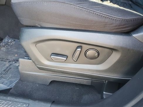 Used 2020 Ford Explorer XLT image 5