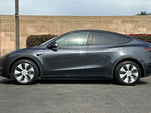 Used 2024 Tesla Model Y Long Range image 7