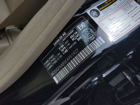 Used 2014 Mercedes-Benz C 300 4MATIC Sedan image 40