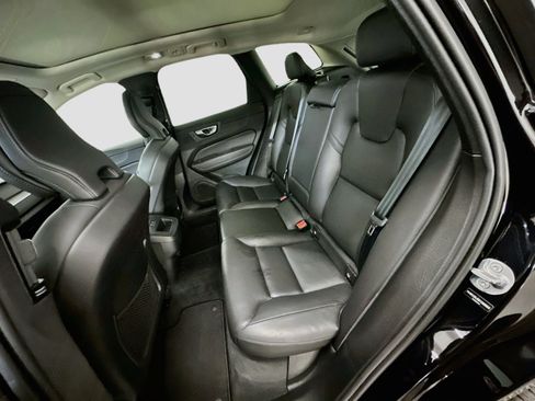 Used 2025 Volvo XC60 B5 Core AWD/4WD image 30