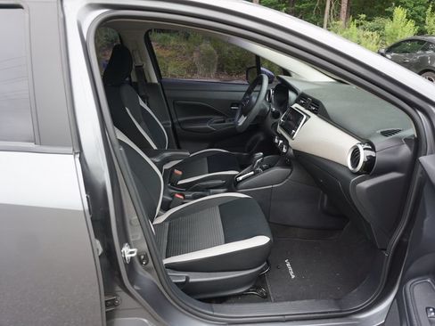 Used 2020 Nissan Versa SV FWD image 14