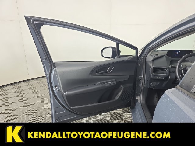 Used 2025 Toyota Prius LE FWD image 20