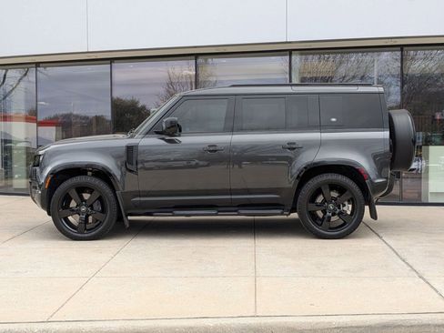 Used 2024 Land Rover Defender 110 X-Dynamic SE image 2