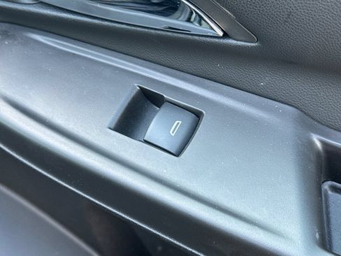 Used 2023 Chevrolet Bolt LT FWD image 23