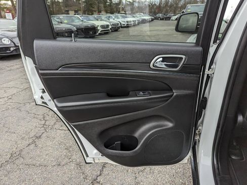 Used 2019 Jeep Grand Cherokee Limited image 37