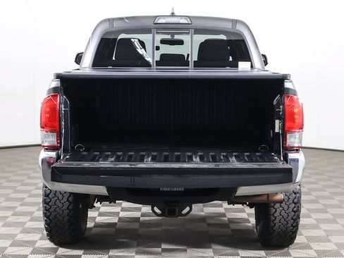 Used 2016 Toyota Tacoma TRD Off-Road w/ Towing Package AWD/4WD image 17