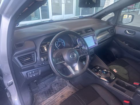 Used 2021 Nissan Leaf SV image 6