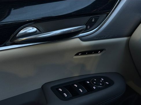 Used 2024 Cadillac XT6 Premium Luxury w/ Technology Package image 17