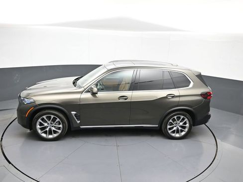 Used 2025 BMW X5 xDrive40i w/ Climate Comfort Package image 45